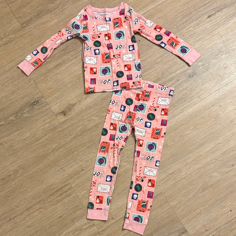 Old Navy Pink Graphic Kids Pajama Set